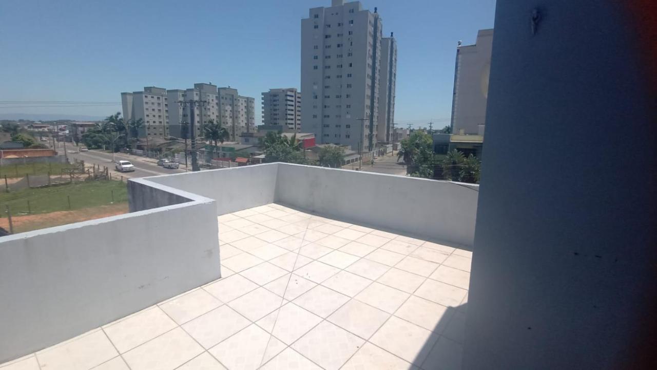 Sobrado Com Terraco E Area De Churrasqueira. Torres Esterno foto