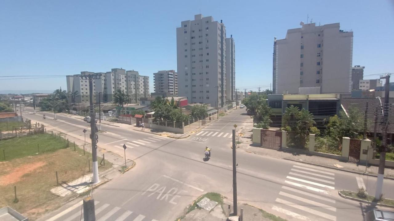Sobrado Com Terraco E Area De Churrasqueira. Torres Esterno foto
